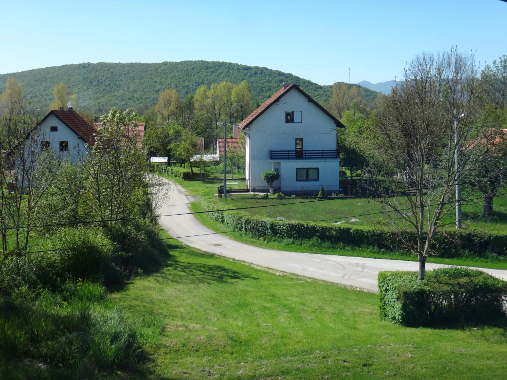 Quiet Country Side Cottage Near Nature Park Velebit Lovinac  Exterior foto