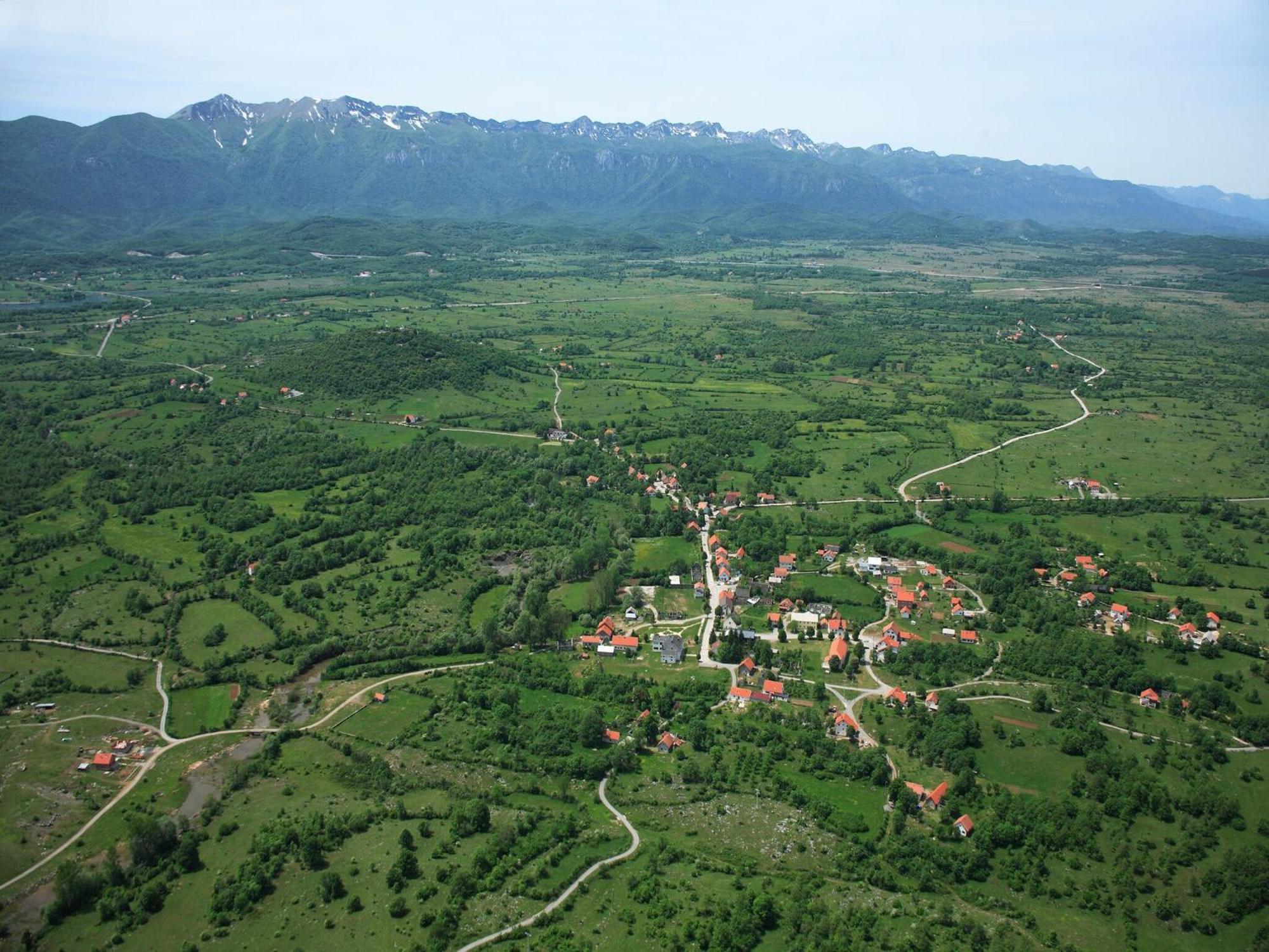 Quiet Country Side Cottage Near Nature Park Velebit Lovinac  Exterior foto